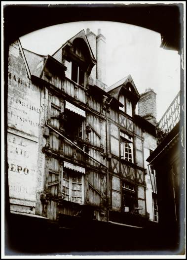 Blois, maisons à pans de bois de la rue des Orfèvres, ca 1895