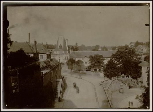 Frédéric Lesueur, Blois, l'orangerie du château prise de la tour de Chateaurenault, ca 1900